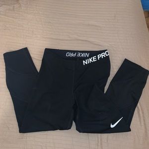 Black Nike pro capris
